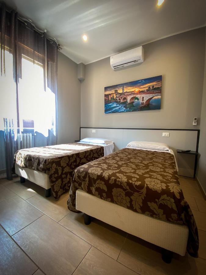 Hotel Arena Verona Esterno foto