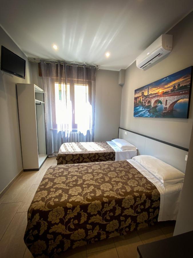 Hotel Arena Verona Esterno foto