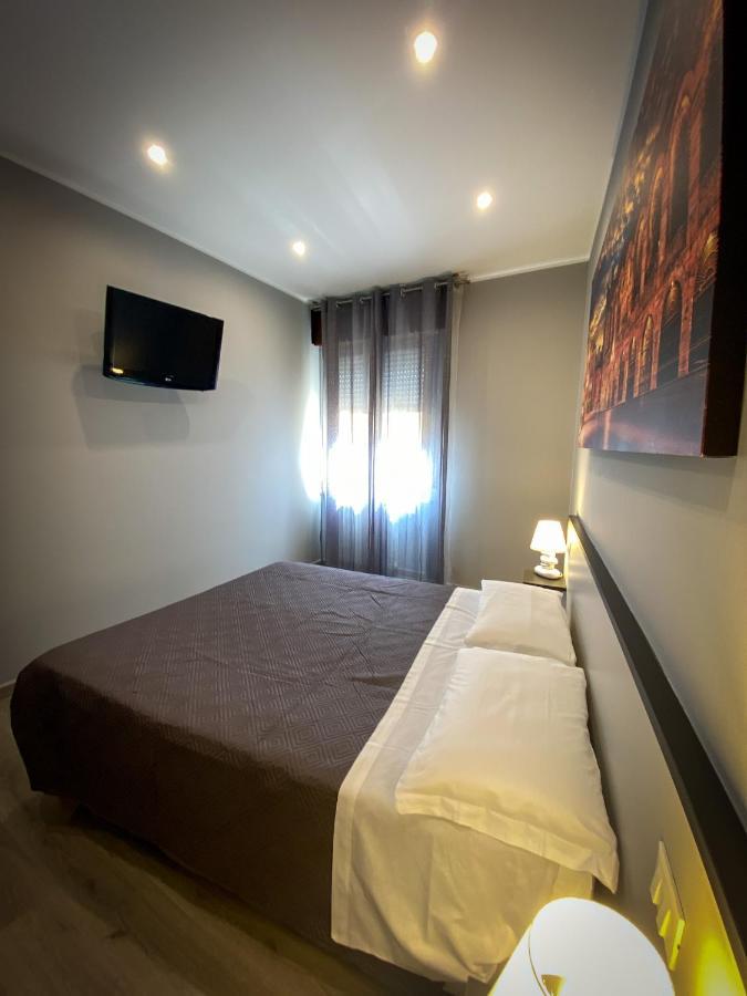 Hotel Arena Verona Esterno foto