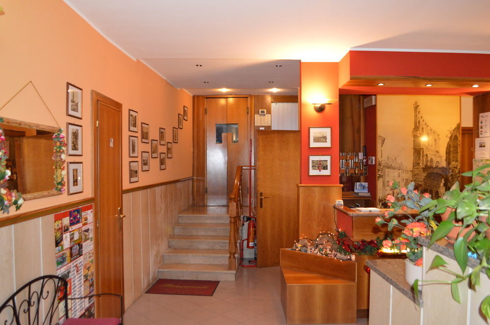 Hotel Arena Verona Esterno foto