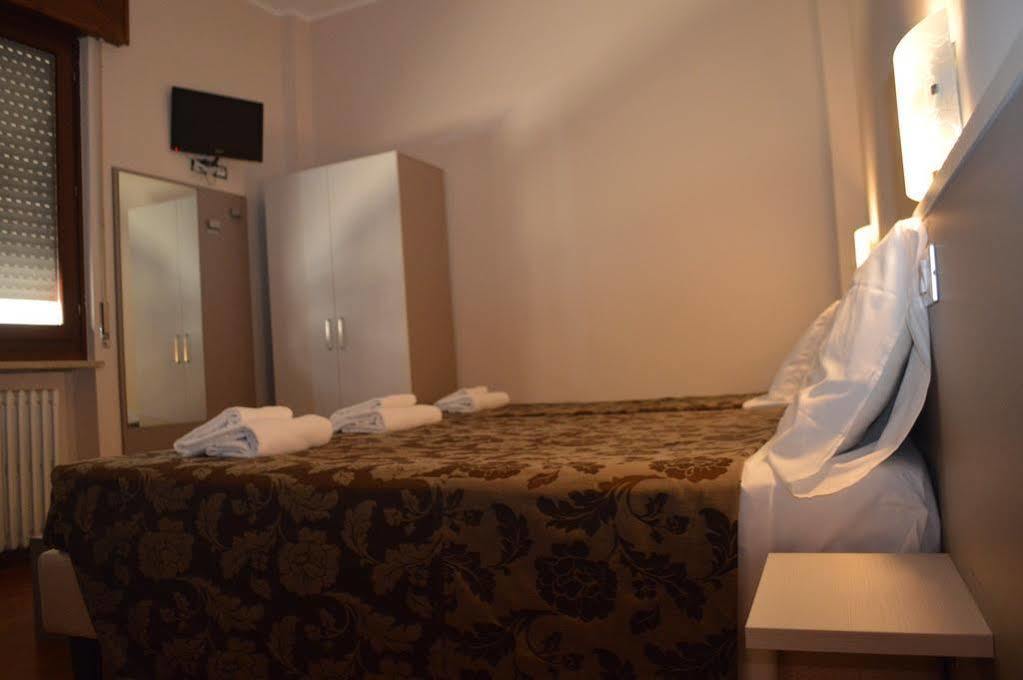 Hotel Arena Verona Esterno foto