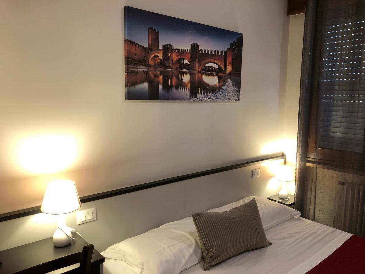 Hotel Arena Verona Esterno foto